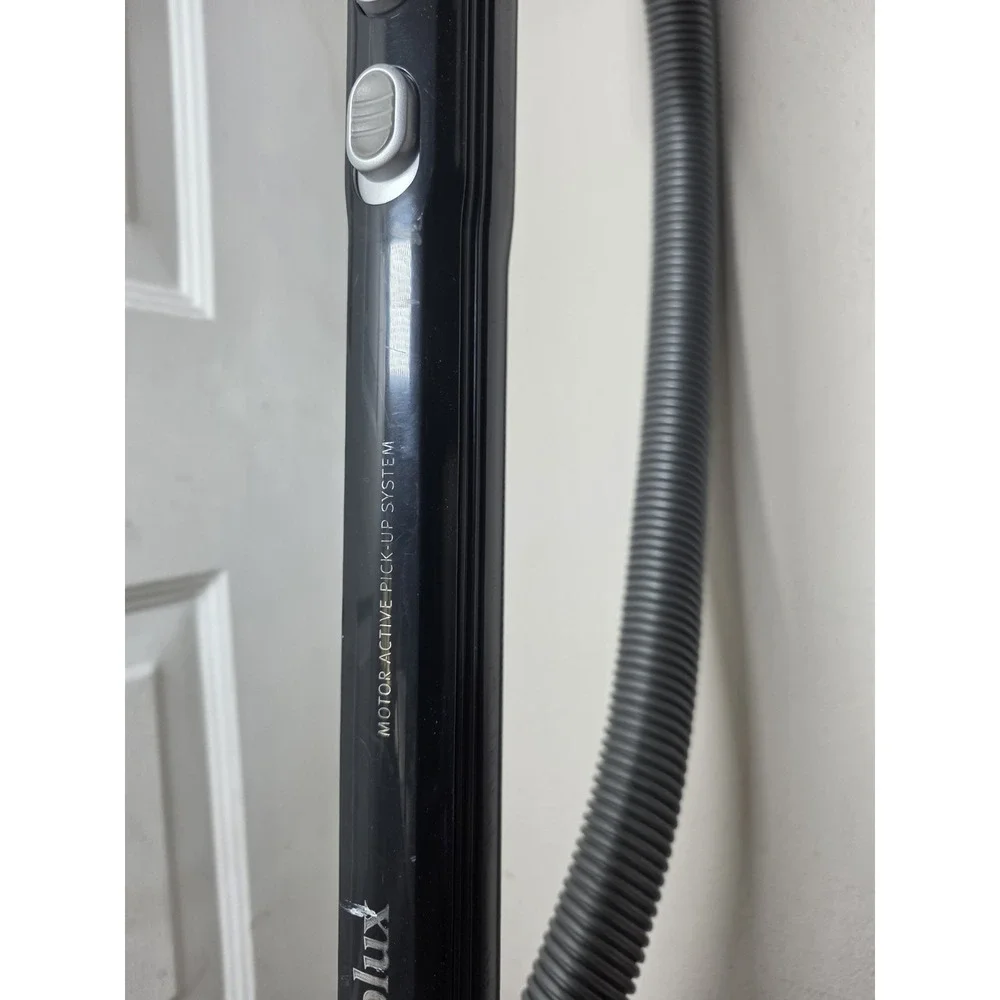 Electrolux Oxygen Cannister Vacuum With long Hose And Wide Brush!
